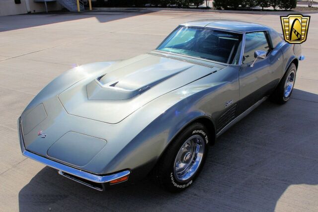 Chevrolet Corvette 1972 image number 2