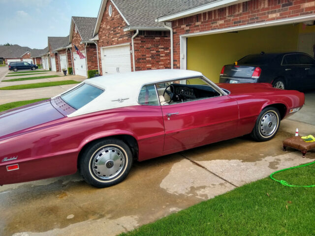 Ford Thunderbird 1970 image number 1