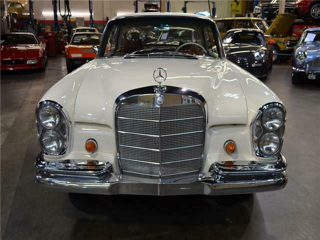 Mercedes-Benz 250 SE Coupe 1968 image number 1