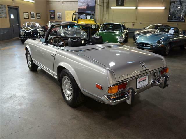 Mercedes-Benz 280 SL Roadster 1971 image number 16