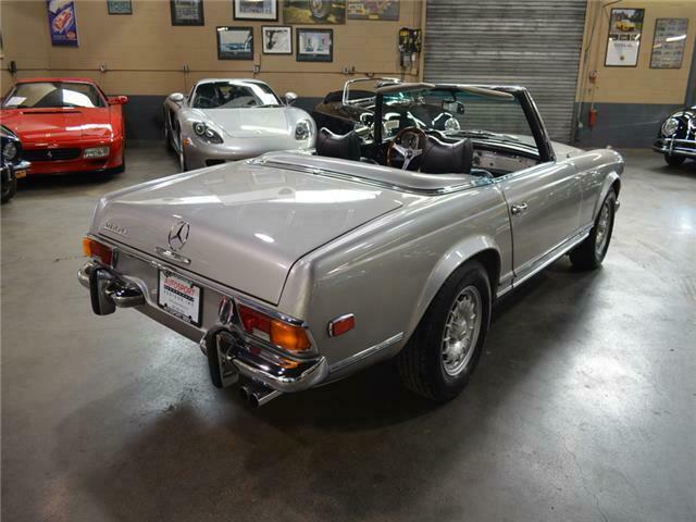 Mercedes-Benz 280 SL Roadster 1971 image number 21