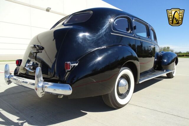 Packard Custom 1940 image number 39