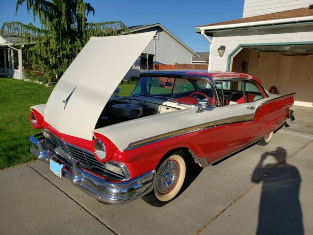 Ford Fairlane 1957 image number 26