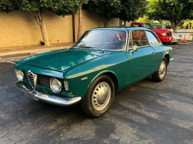 Alfa Romeo Giulia 1968 image number 2