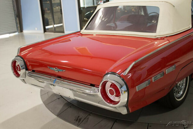 Ford Thunderbird 1962 image number 43