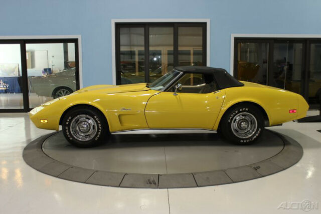 Chevrolet Corvette Convertible 1974 image number 25