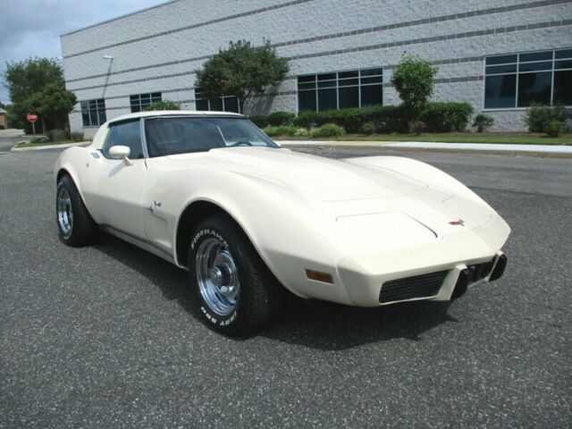 Chevrolet Corvette 1979 image number 1