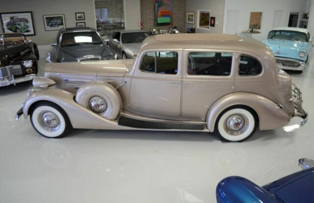 Packard Twelve Touring Sedan 1506 1937 image number 27