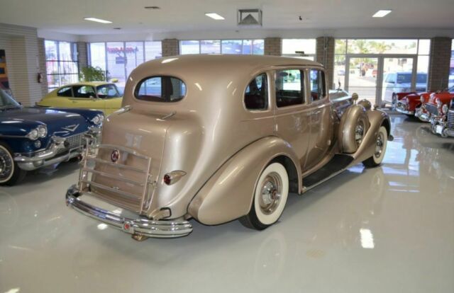 Packard Twelve Touring Sedan 1506 1937 image number 30