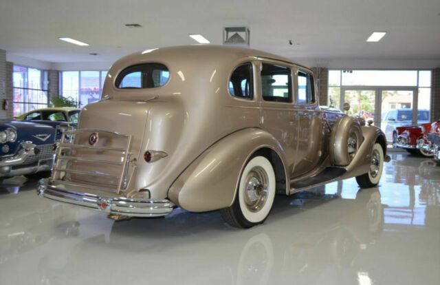 Packard Twelve Touring Sedan 1506 1937 image number 7