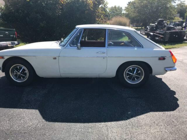 MG MGB 1973 image number 19