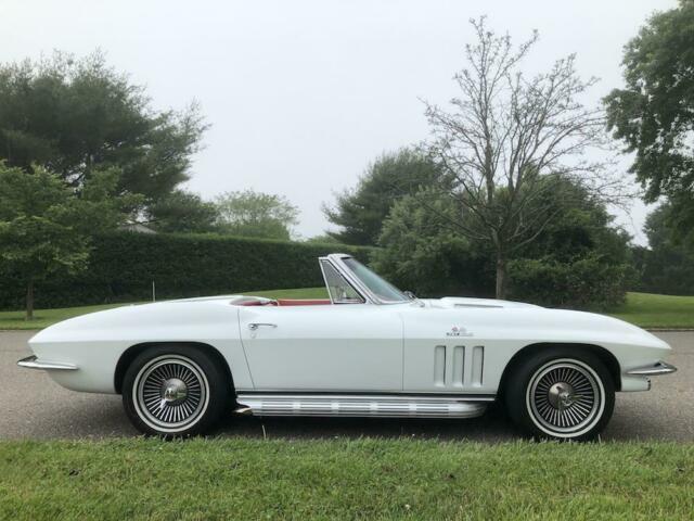 Chevrolet Corvette 1966 image number 28