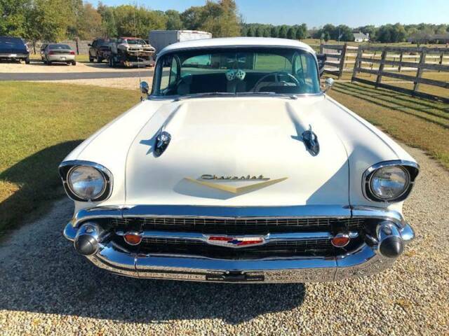 Chevrolet Bel Air/150/210 1957 image number 14