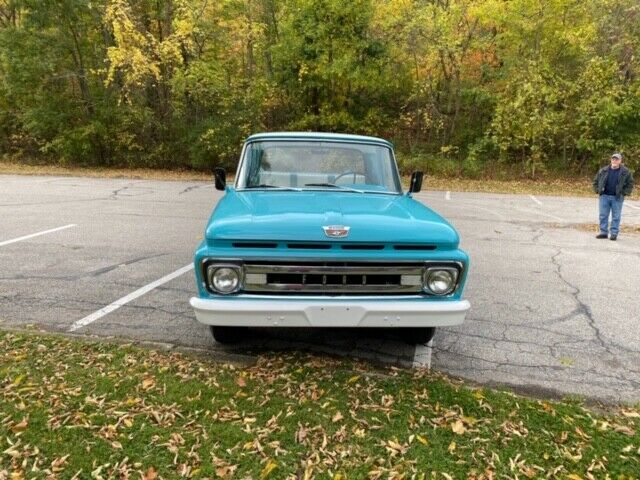 Ford F-100 1961 image number 3