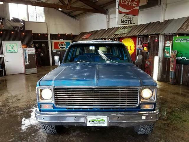 Chevrolet Suburban 1974 image number 26