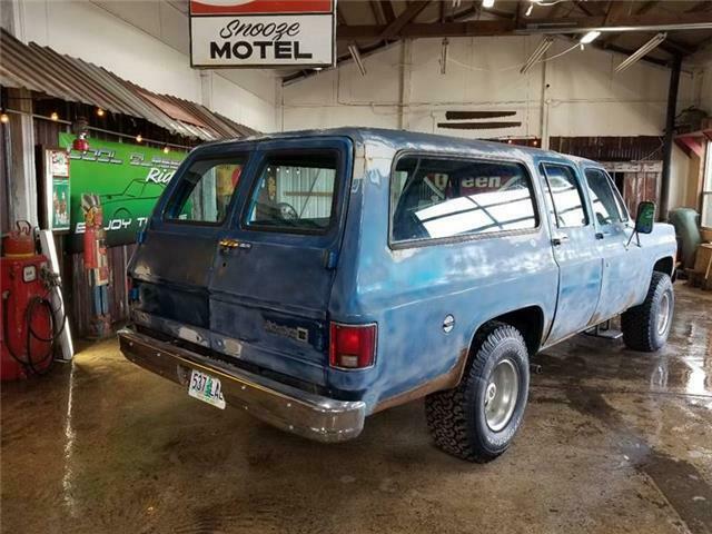 Chevrolet Suburban 1974 image number 31