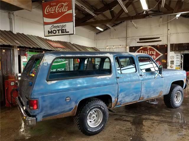 Chevrolet Suburban 1974 image number 32