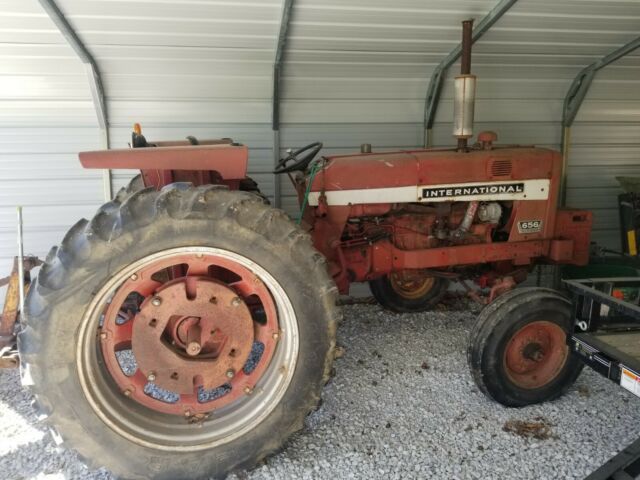 International Harvester 656 hi clear 1973 image number 0