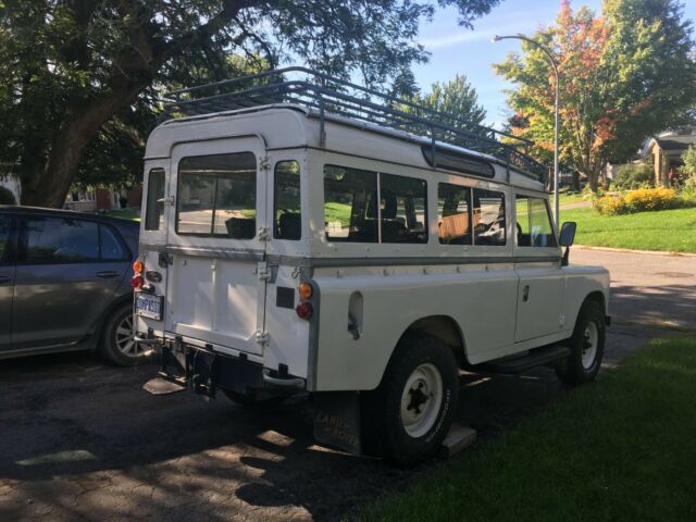 Land Rover Defender 1975 image number 4