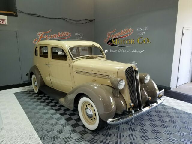 Plymouth Sedan 1936 image number 24