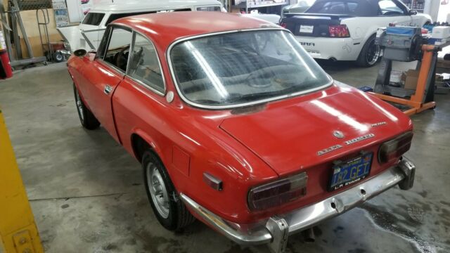 Alfa Romeo GTV 1972 image number 29