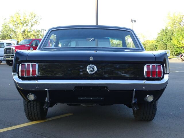 Ford Mustang 1966 image number 25