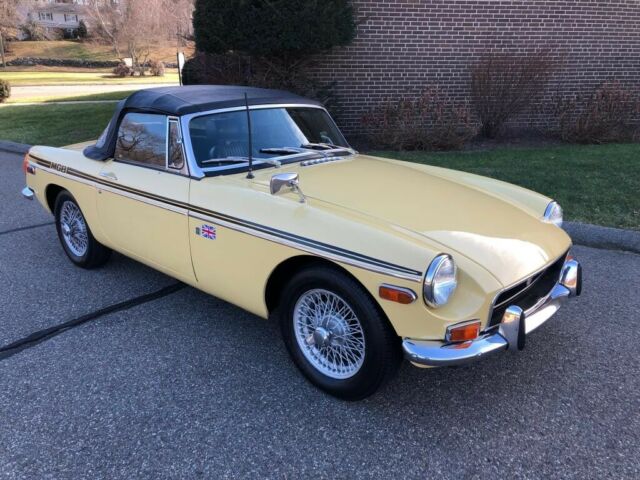 MG MGB 1970 image number 28