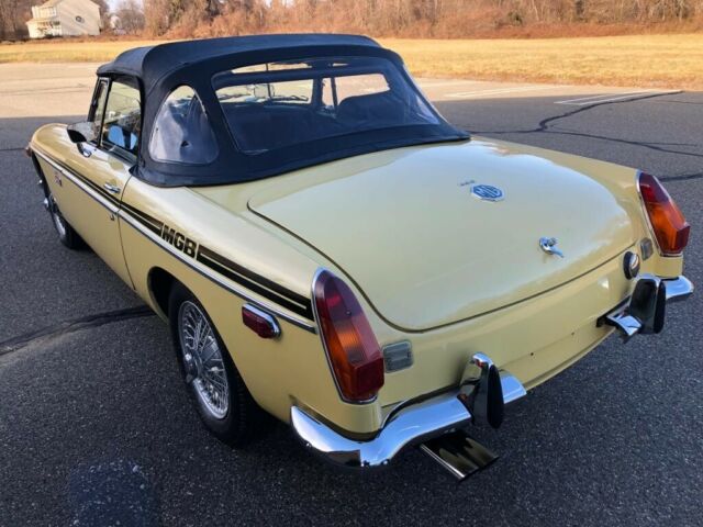 MG MGB 1970 image number 30