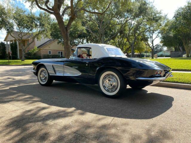 Chevrolet Corvette 1961 image number 13