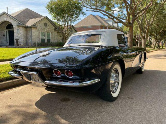 Chevrolet Corvette 1961 image number 19