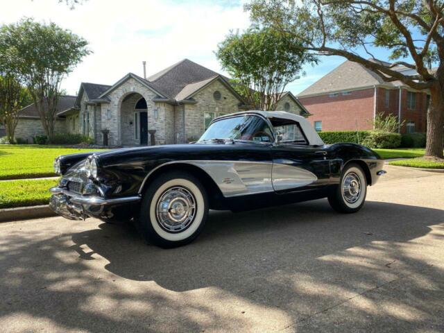 Chevrolet Corvette 1961 image number 24