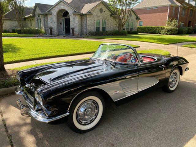 Chevrolet Corvette 1961 image number 25