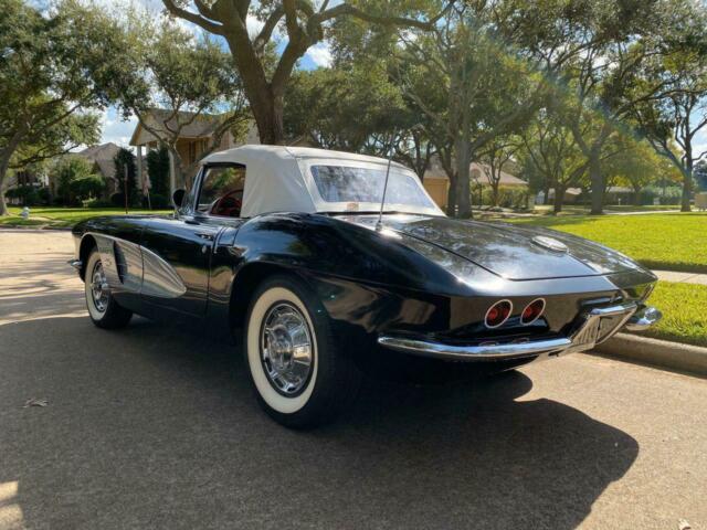 Chevrolet Corvette 1961 image number 36