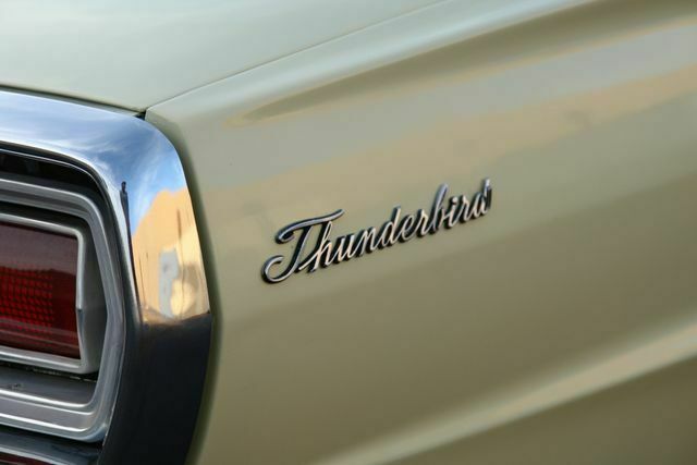 Ford Thunderbird 1966 image number 27