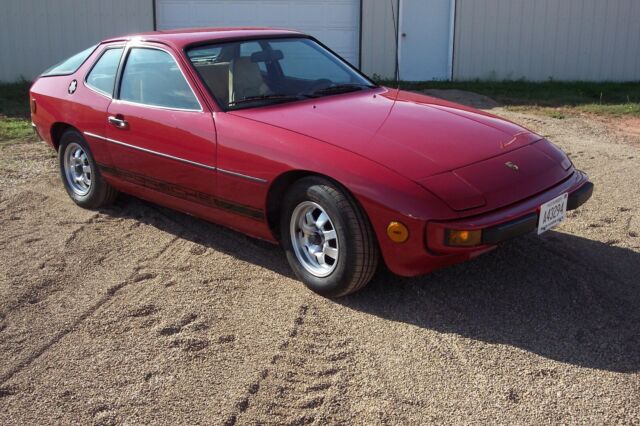 Porsche 924 1978 image number 0