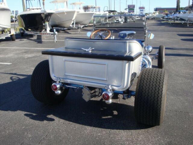 Ford T-Bucket Roadster 1927 image number 12