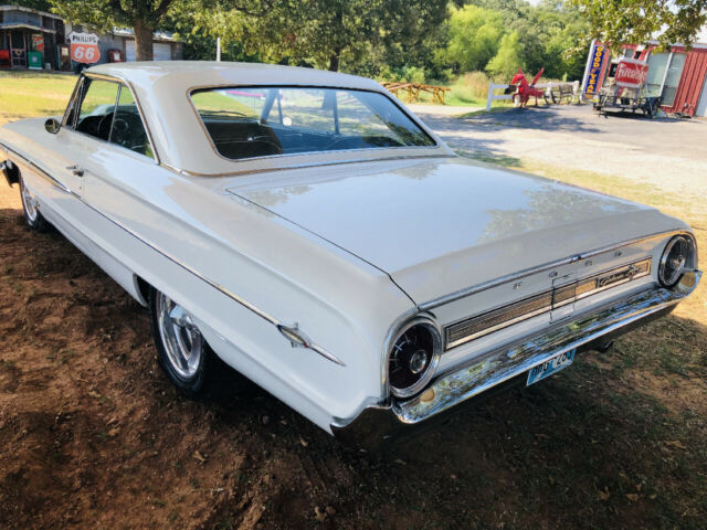 Ford Galaxie 500/XL 1964 image number 2