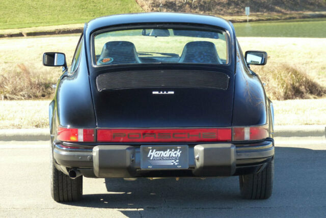 Porsche 911 1977 image number 29