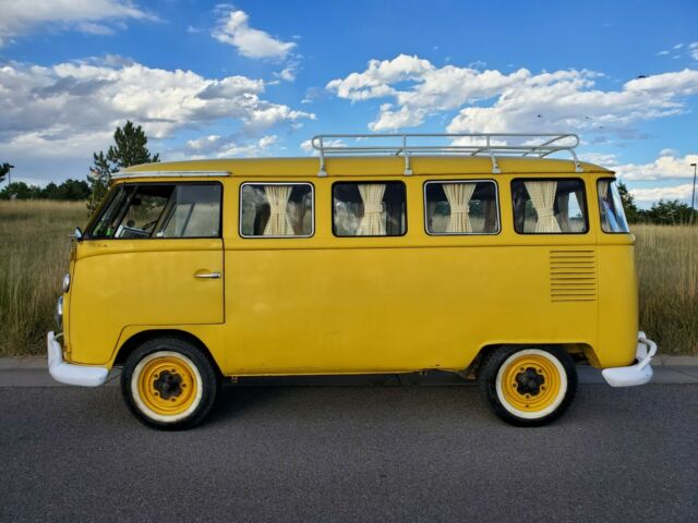 Volkswagen Bus/Vanagon 1974 image number 31