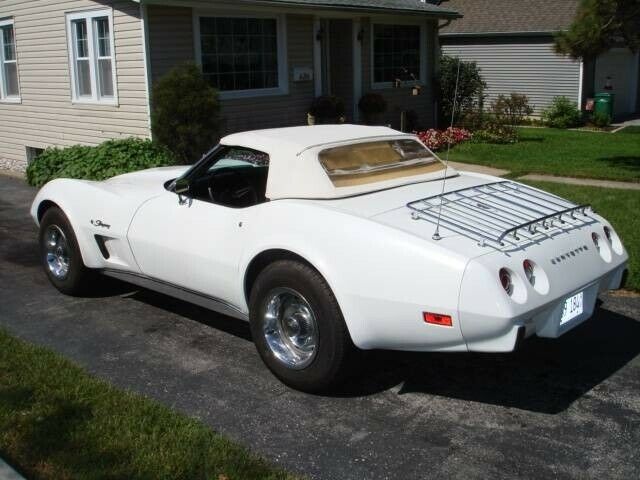 Chevrolet Corvette 1975 image number 14