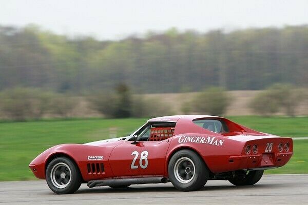 Chevrolet Corvette 1968 image number 9