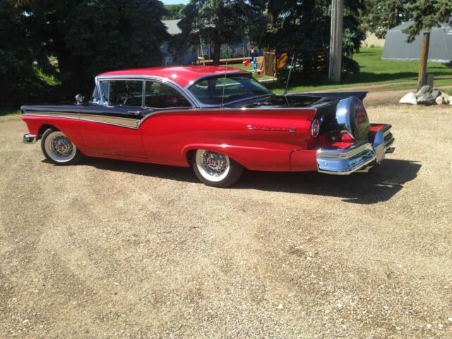 Ford Fairlane 1957 image number 21