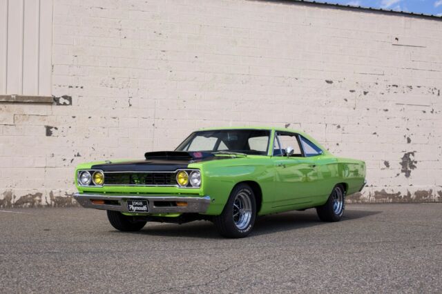 Plymouth Road Runner 1968 image number 0