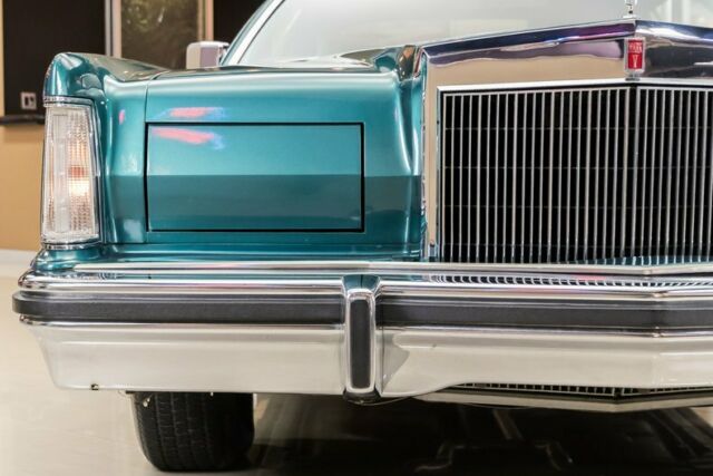 Lincoln Continental 1979 image number 17