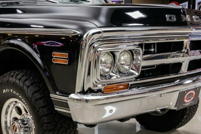 GMC Jimmy 1971 image number 45