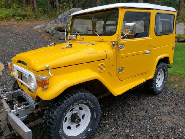 Toyota Land Cruiser 1975 image number 1