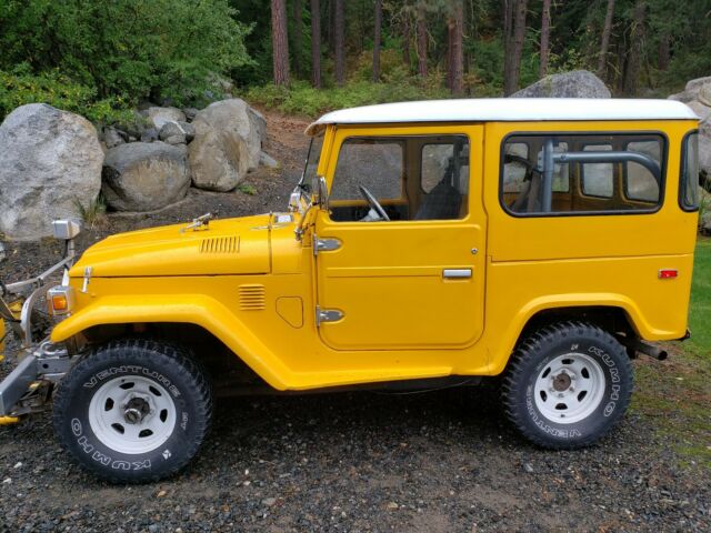 Toyota Land Cruiser 1975 image number 2