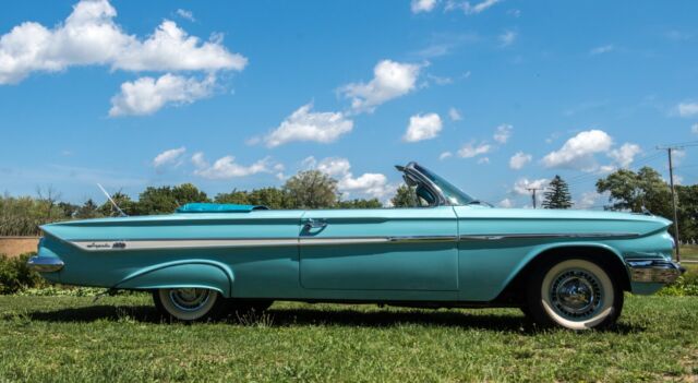 Chevrolet Impala 1961 image number 3