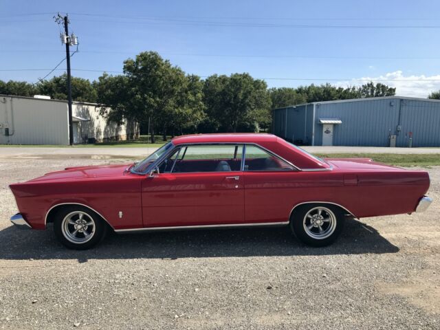 Ford Galaxie 1965 image number 1