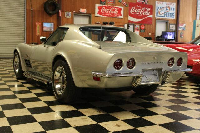 Chevrolet Corvette 1972 image number 20